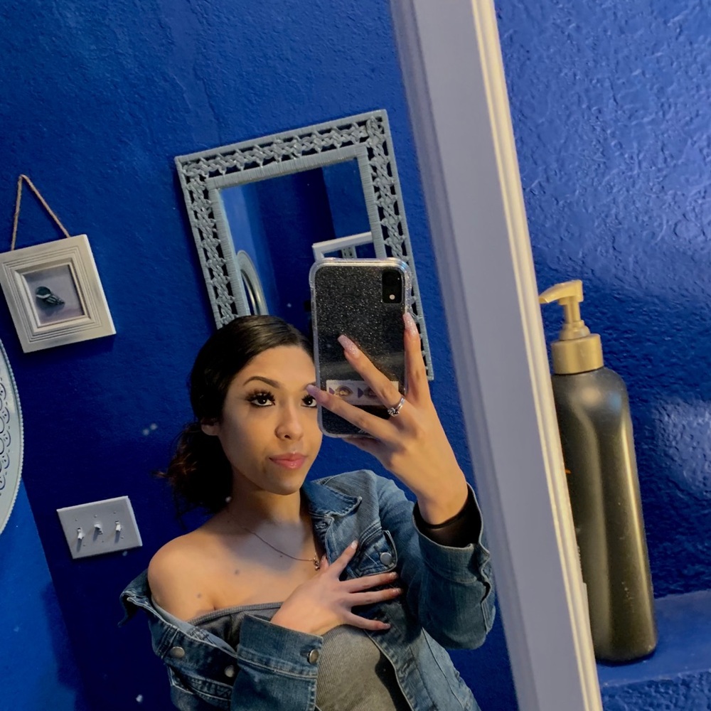 Meet your Posher, Dejia